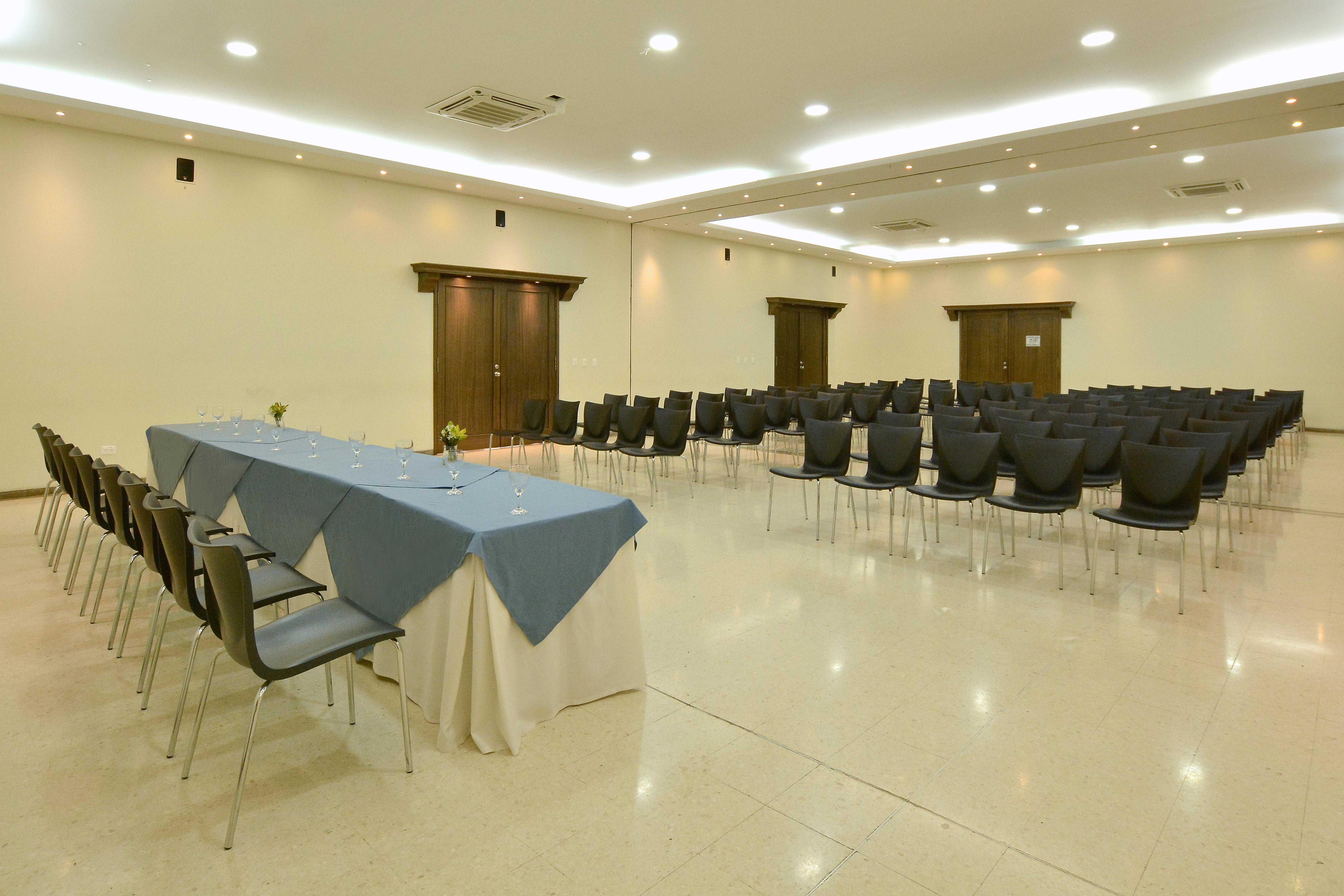 Hotel Casablanca Кукута Экстерьер фото