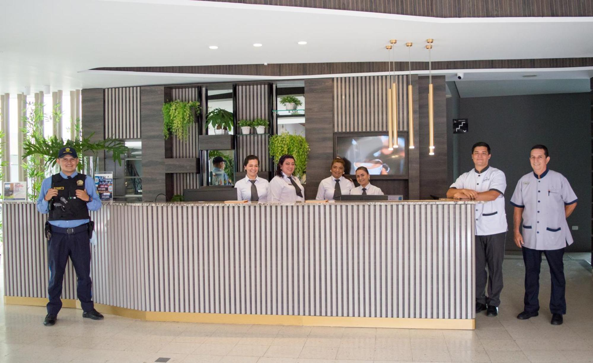 Hotel Casablanca Кукута Экстерьер фото