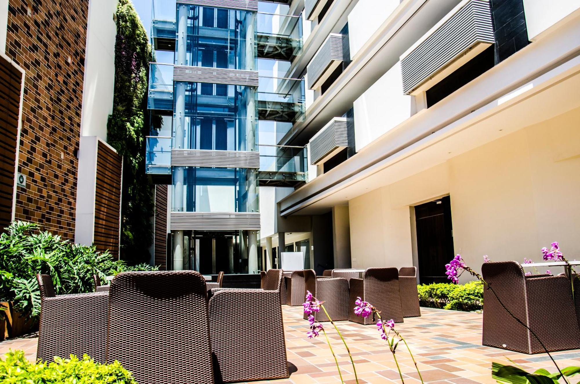 Hotel Casablanca Кукута Экстерьер фото